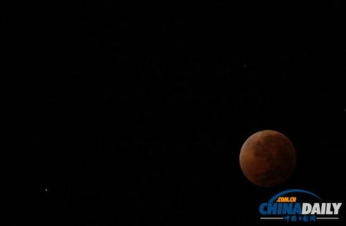 血色月亮在线观看56,惊悚悬疑,在线观看56集的惊心动魄之旅 第3张 血色月亮在线观看56,惊悚悬疑,在线观看56集的惊心动魄之旅 第3张